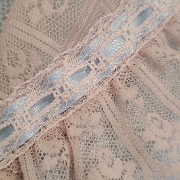 Slenders | Lace House Robe - Picture 8 of 9